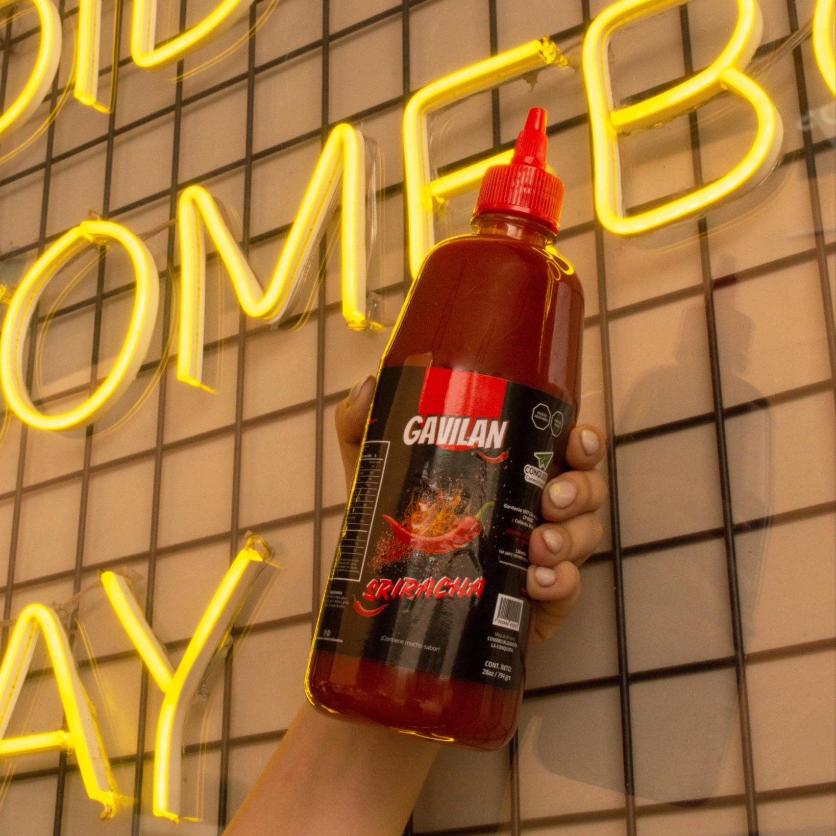 Sriracha roja (28oz)